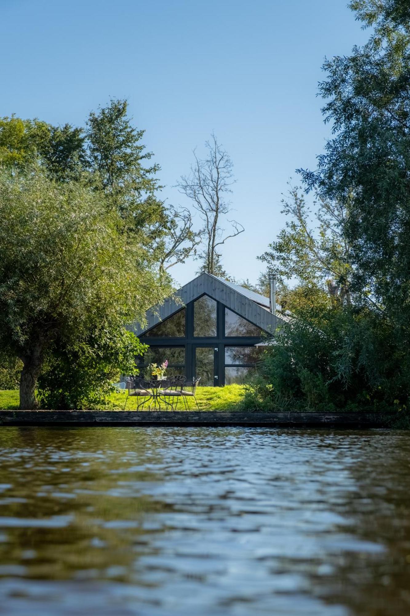 Pean-buiten Waterlodges Nes  Exterior foto