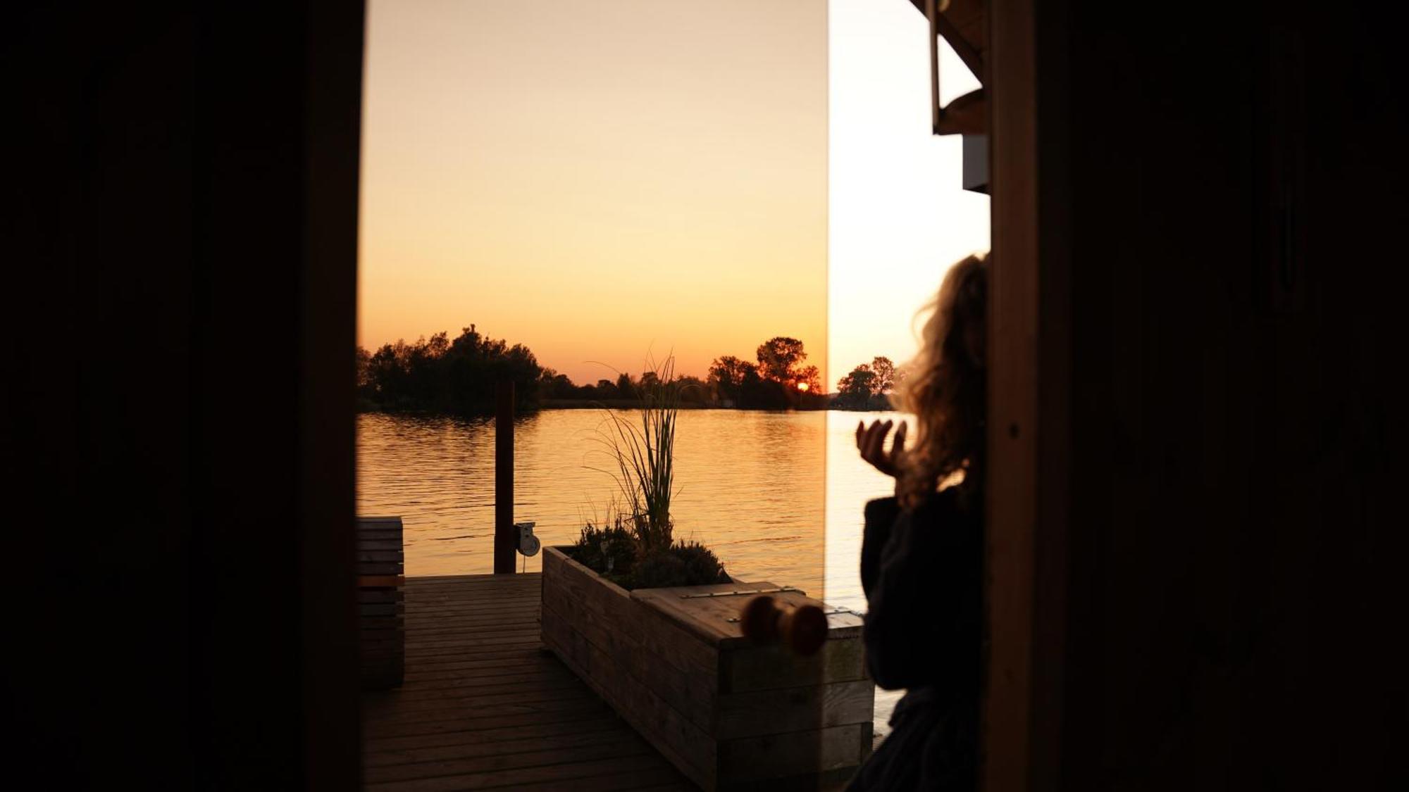 Pean-buiten Waterlodges Nes  Exterior foto